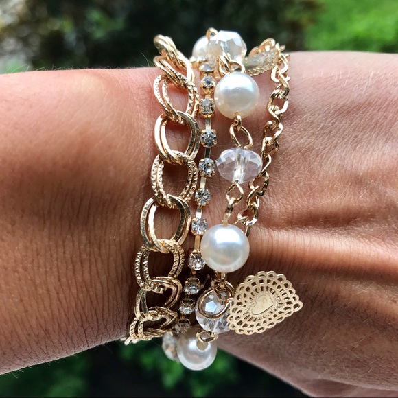 GB31 | Gold Multilayered Heart Bead  Bracelet - Picture 3 of 8